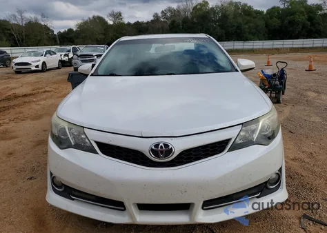 2012 Toyota Camry Base z USA, uszkodzony, nr VIN 4T1BF1FK2CU618581